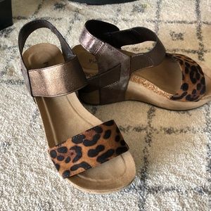 pierre dumas wedges black